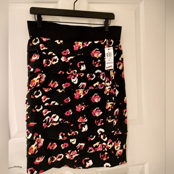 Alfani Dresses & Skirts - NWT Alfani Ruffle Skirt Size 6